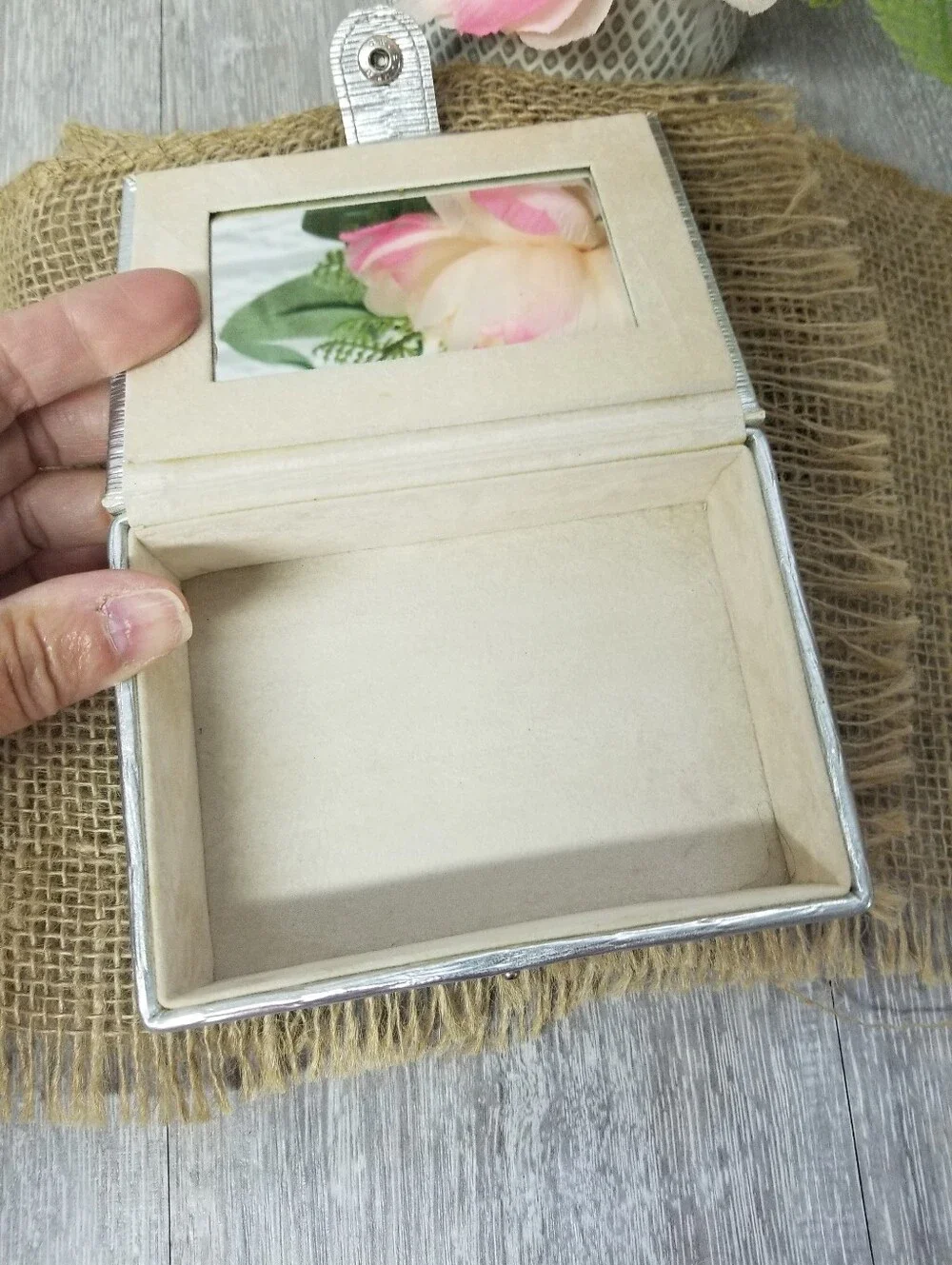 Silver Metallic Portable Jewelry box
